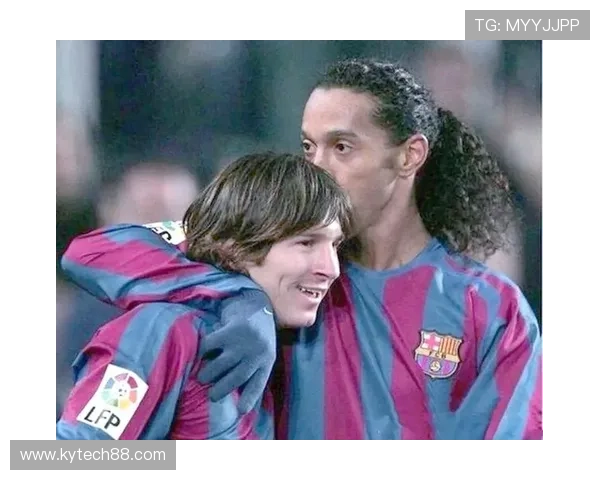 各大足球品牌背后的明星球员与他们的传奇故事探秘